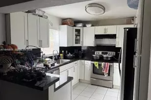 804 N 20th Ct, Hollywood, FL 33020 - Photo 5