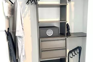 398 NE 5th St, Miami, FL 33132 - Photo 25