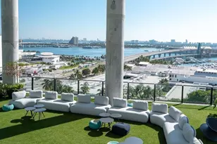 398 NE 5th St, Miami, FL 33132 - Photo 5