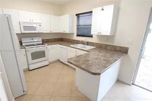 22538 SW 89th Pl, Cutler Bay, FL 33190 - Photo 7