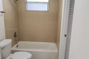 461 SW 113th Way, Pembroke Pines, FL 33025 - Photo 11