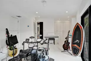 19130 NE 21st Ave, North Miami Beach, FL 33179 - Photo 21