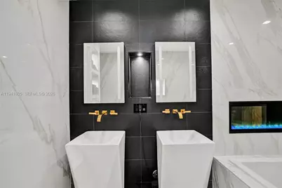 19130 NE 21st Ave, North Miami Beach, FL 33179 - Photo 39
