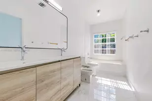 8714 NW 153rd Terrace, Miami Lakes, FL 33018 - Photo 9