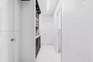 8714 NW 153rd Terrace, Miami Lakes, FL 33018 - Photo 19