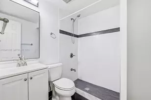 8714 NW 153rd Terrace, Miami Lakes, FL 33018 - Photo 17