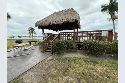 760 Executive Center Dr #31, West Palm Beach, FL 33401 - Photo 37