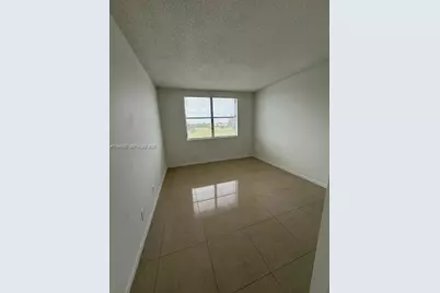760 Executive Center Dr #31, West Palm Beach, FL 33401 - Photo 11