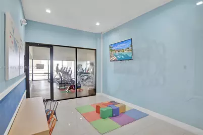 10025 W 32nd Ln, Hialeah, FL 33018 - Photo 45