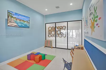 10025 W 32nd Ln, Hialeah, FL 33018 - Photo 43