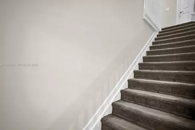 10025 W 32nd Ln, Hialeah, FL 33018 - Photo 15