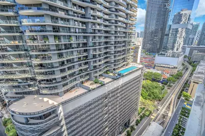 1050 Brickell Ave #2418, Miami, FL 33131 - Photo 9
