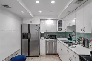 5701 Collins Ave, Miami Beach, FL 33140 - Photo 9