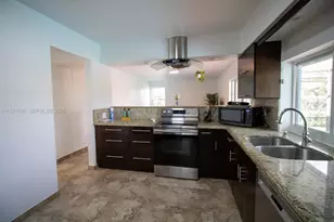 9041 SW 88th St, Miami, FL 33173 - Photo 15