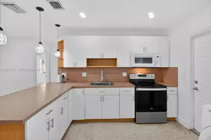 4725 NW 4th St, Miami, FL 33126 - Photo 7