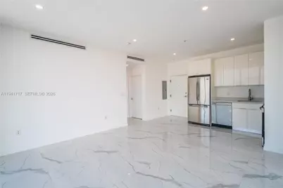 8425 Crespi Blvd #501, Miami Beach, FL 33141 - Photo 7