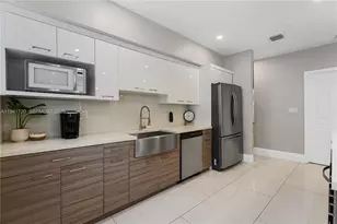 2227 Cody St, Hollywood, FL 33020 - Photo 9