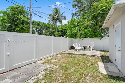 2227 Cody St, Hollywood, FL 33020 - Photo 23