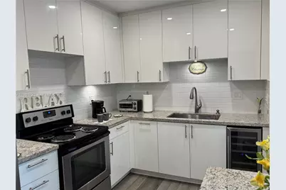 545 NE 111th St, Miami, FL 33161 - Photo 7