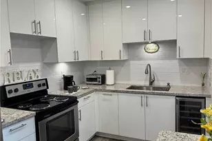 545 NE 111th St, Miami, FL 33161 - Photo 7