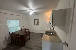545 NE 111th St, Miami, FL 33161 - Photo 23