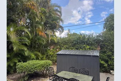 545 NE 111th St, Miami, FL 33161 - Photo 15