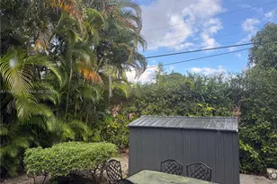 545 NE 111th St, Miami, FL 33161 - Photo 15