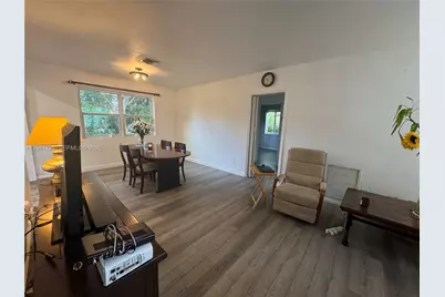 545 NE 111th St, Miami, FL 33161 - Photo 11