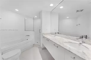 55 SE 6th St, Miami, FL 33131 - Photo 19