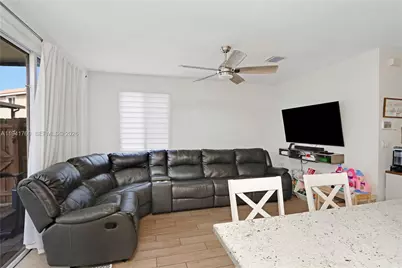 1036 SE 24th Ave, Homestead, FL 33035 - Photo 9