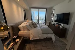 68 SE 6th St, Miami, FL 33131 - Photo 19