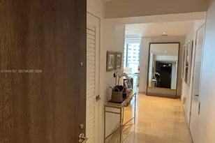 68 SE 6th St, Miami, FL 33131 - Photo 11