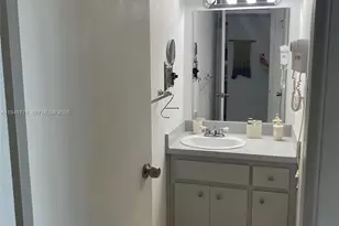 2899 Collins Ave, Miami Beach, FL 33140 - Photo 9