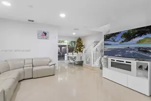 8633 NW 112th Pl, Doral, FL 33178 - Photo 7