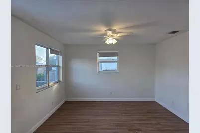 4310 E 9th Ln, Hialeah, FL 33013 - Photo 5