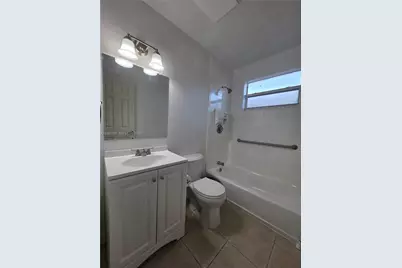 4310 E 9th Ln, Hialeah, FL 33013 - Photo 11