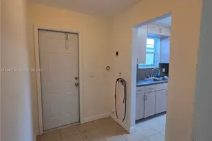 4310 E 9th Ln, Hialeah, FL 33013 - Photo 9