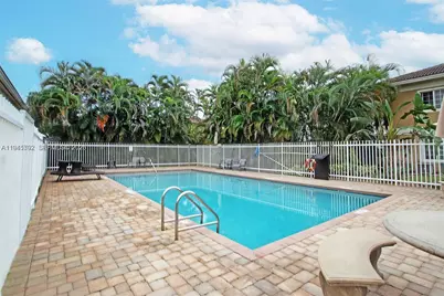 911 Hillcrest Ct #7, Hollywood, FL 33021 - Photo 11
