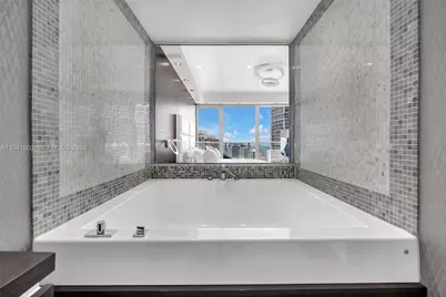 200 Biscayne Boulevard Way #3607, Miami, FL 33131 - Photo 17