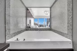 200 Biscayne Blvd Way, Miami, FL 33131 - Photo 17