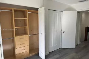 11163 NW 7th St, Miami, FL 33172 - Photo 31