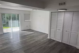 11163 NW 7th St, Miami, FL 33172 - Photo 15