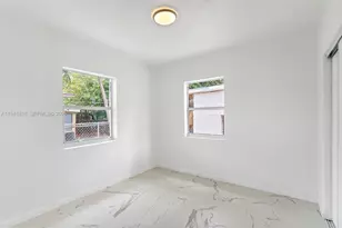 988 NW 10th St, Hallandale Beach, FL 33009 - Photo 27