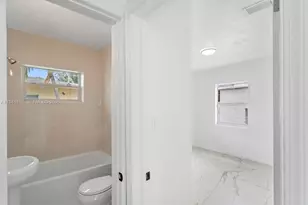988 NW 10th St, Hallandale Beach, FL 33009 - Photo 23
