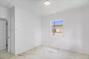 988 NW 10th St, Hallandale Beach, FL 33009 - Photo 31