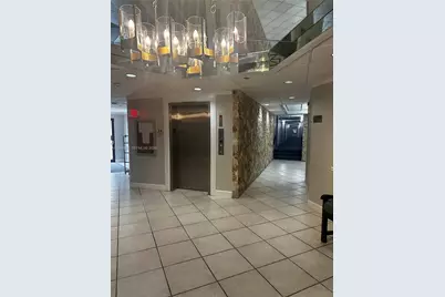 1000 Saint Charles Pl #413, Pembroke Pines, FL 33026 - Photo 5