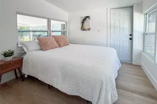 953 NE 37th St, Oakland Park, FL 33334 - Photo 7