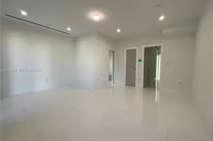 3376 Perry Frow Dr, Miami, FL 33133 - Photo 9