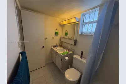 [Address not provided], Hallandale Beach, FL 33009 - Photo 15