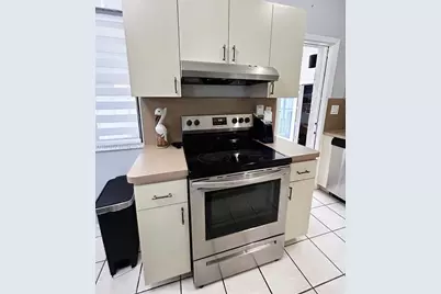 2915 NW 68th St, Miami, FL 33147 - Photo 31